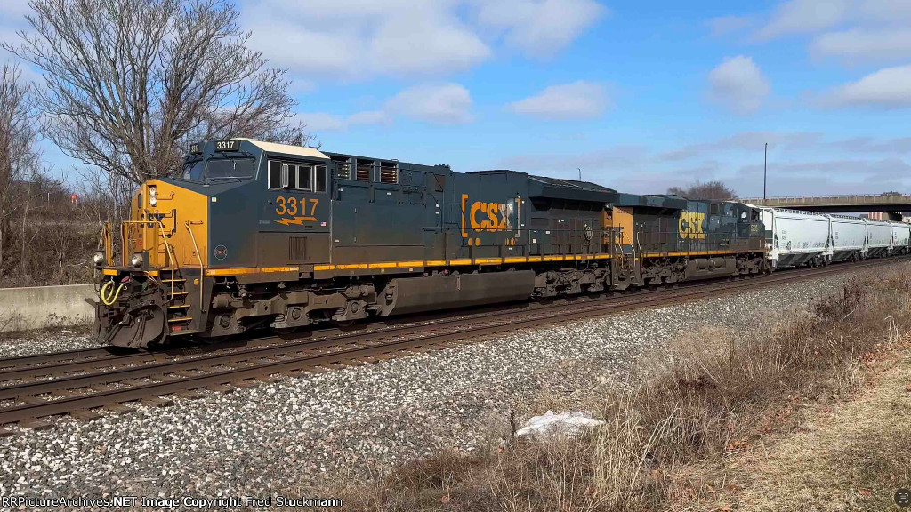 CSX 3317 leads M369.